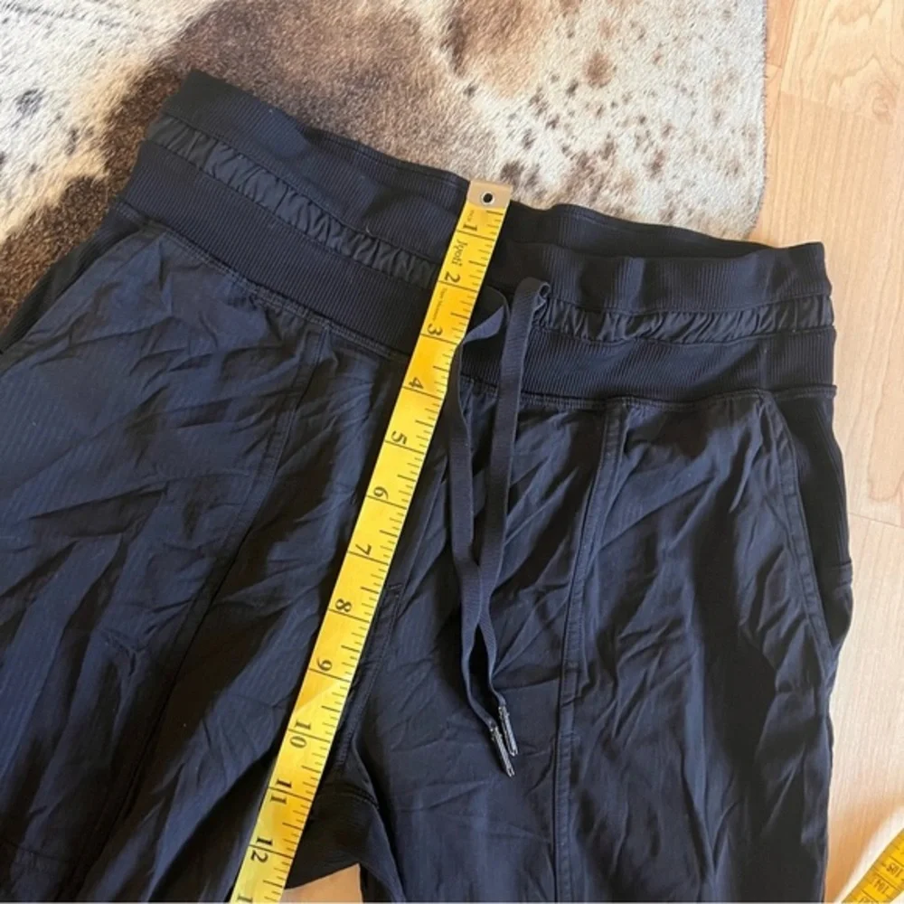 LULULEMON‎ Black Dance Studio Crop Unlined 25” Athletic Pants Size 4